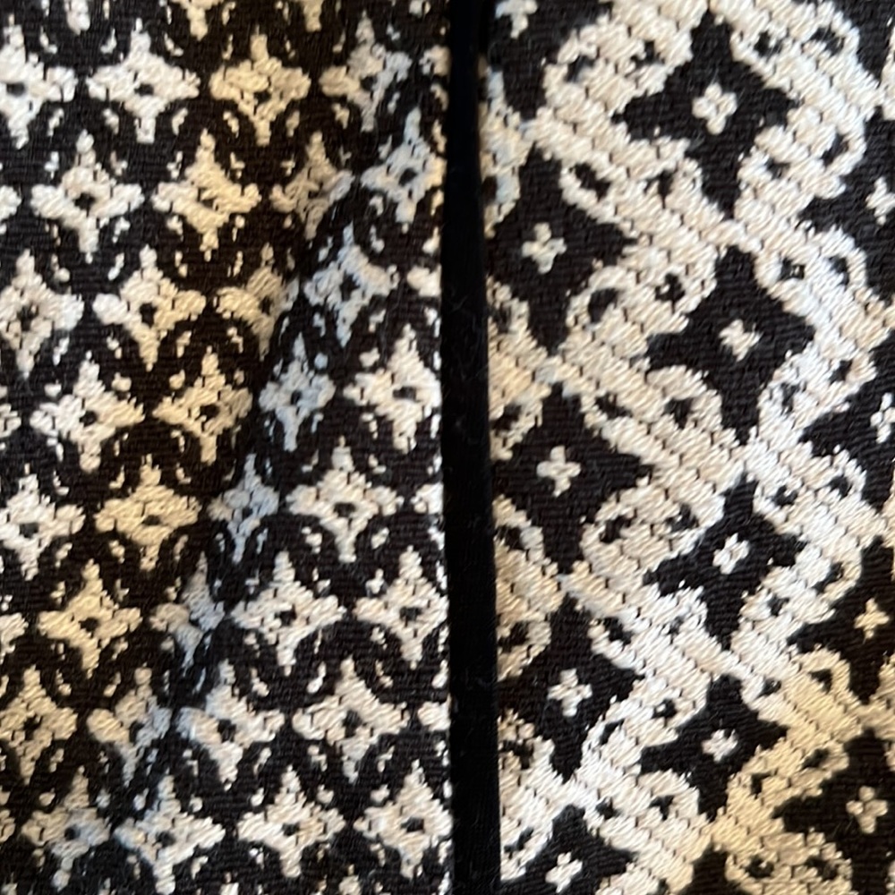 Ladies Skirt with Subtle Ruffle - Picture 4 of 4